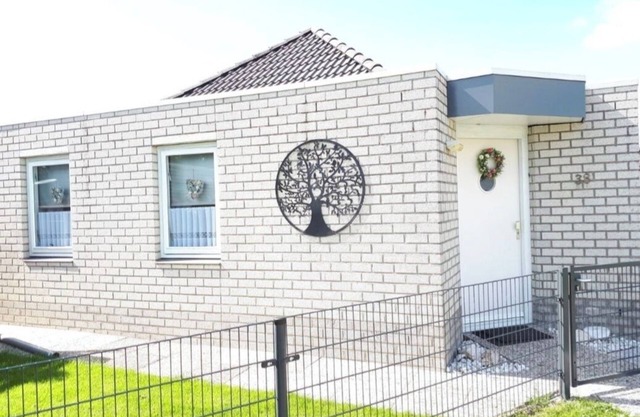 Luxuriöses Ferienhaus mit Überdachter Terrasse und Sauna