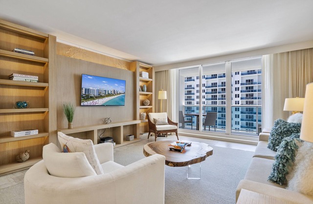 Luxurious 1/1 Ocean View Condo 1202 - Located at 1 Hotel & Homes South Beach