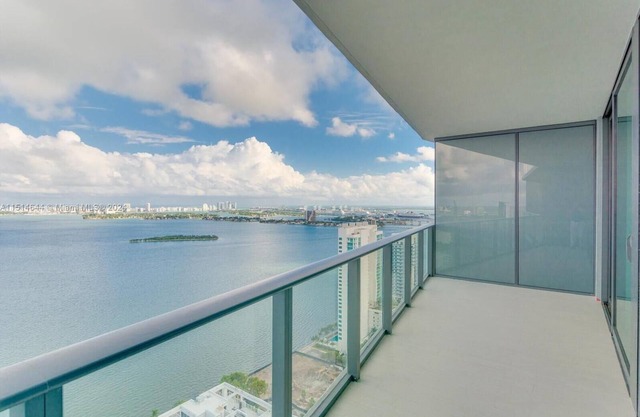 Luxurious 2-Bedroom condo with Ocean View