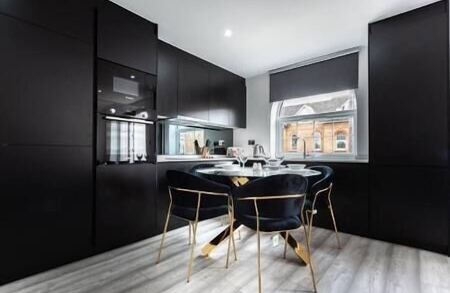 Luxurious 2 Bedroom Penthouse Apartment