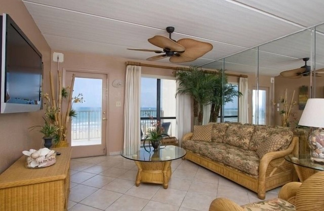 Luxurious 2 BR/2 Bath Beachfront Condo, Wifi, Pools Sleeps 8