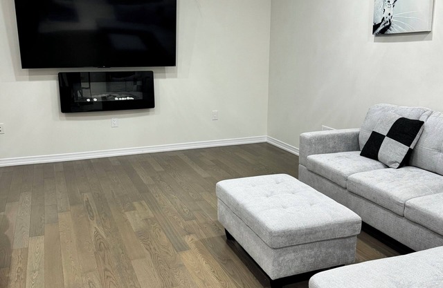Luxurious 2 Storey 3BR House!