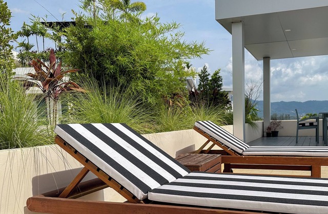 Luxurious 3 Bedroom Penthouse Condo/Apartment