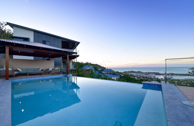 Luxurious 3 bedroom nature-inspired haven in Airlie Beach