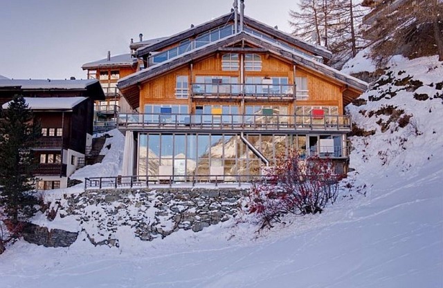 Luxurious 3 bedroom Chalet located in beautiful town of Zermatt