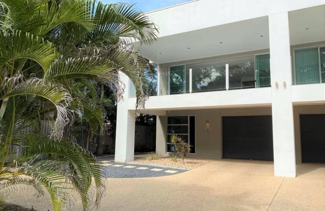 Luxurious 3BR Beachfront Retreat | Stylish Coastal Living Steps from the Sand