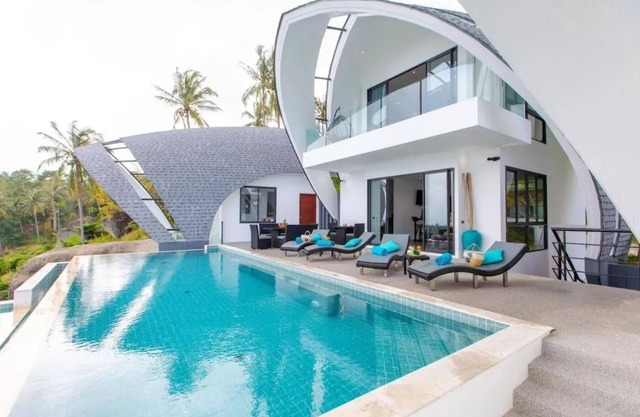 Luxurious 4-bedroom Villa Moon Paradise with pool, and stunning views