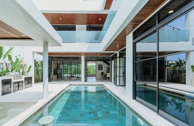 Luxurious 4 Bedroom villa with swimming pool in Uluwatu