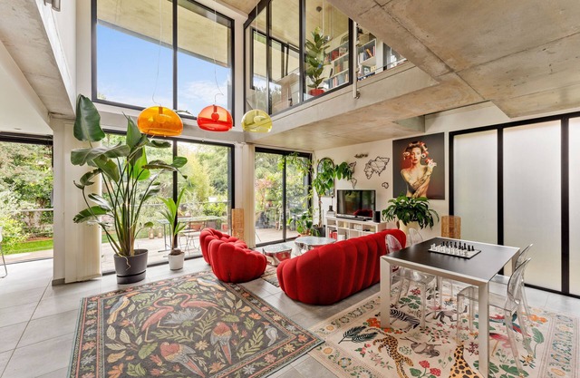 Luxurious 4-bedroom villa near Paris