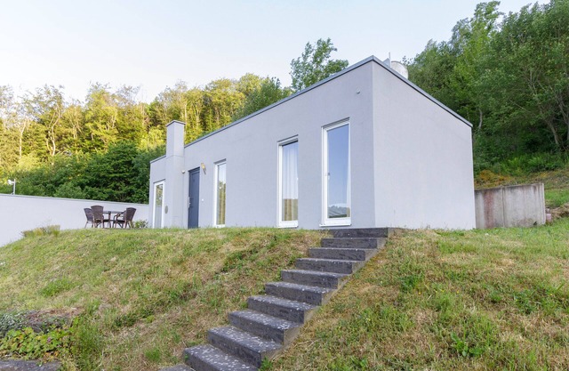 Luxurious 4-person bungalow in the Eifel camping park