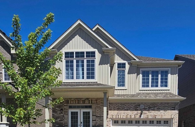 Luxurious 5-Bdrm villa, Bdrm on Main Floor, 10/15 min to Paris/Cambridge/Kitchnr