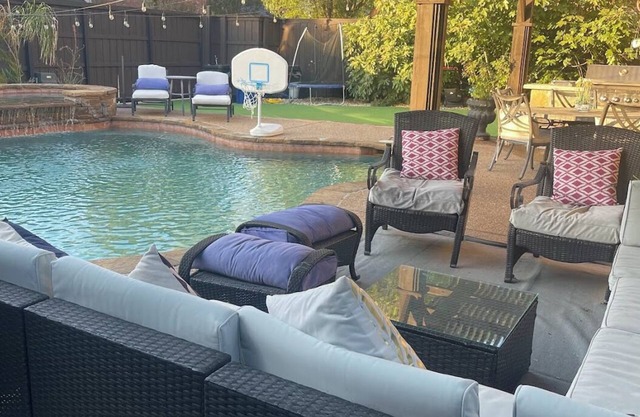 Luxurious 5-Bed Villa with Private Pool, Hot tub, Media Room, Grill.
