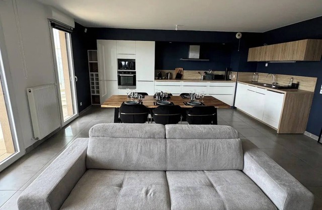 Luxurious 5 pc + Jacuzzi + rooftop + terrace + air conditioning