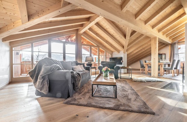 Luxurious alpine chalet at Hirschbach