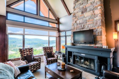 Luxurious Altitude Ski-in/Ski-out