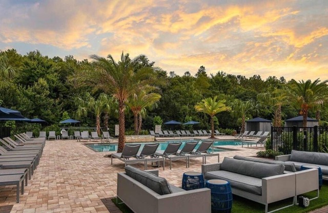 Luxurious and cozy apartment near MCO