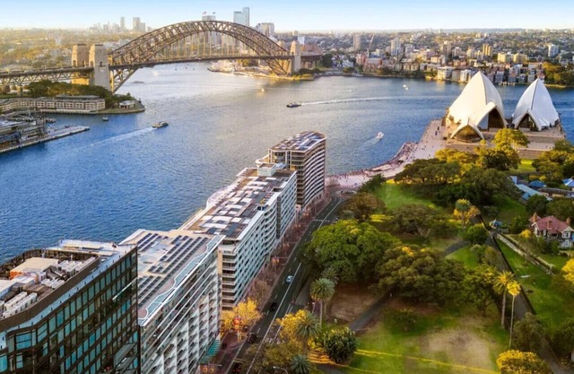 Luxurious Apartment only 250m walk to Opera House!