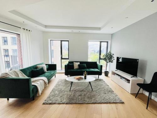 Luxurious Apartment - Prime Location Near Excel, O2 & Canary Wharf