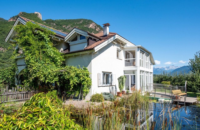 Luxurious Apartment "Villa Sonnenschein" with Terrace, Incredible Views and Garden