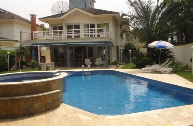 Luxurious beach house in Riviera, 4 suites, 02 pools, 150 meters from the Beach