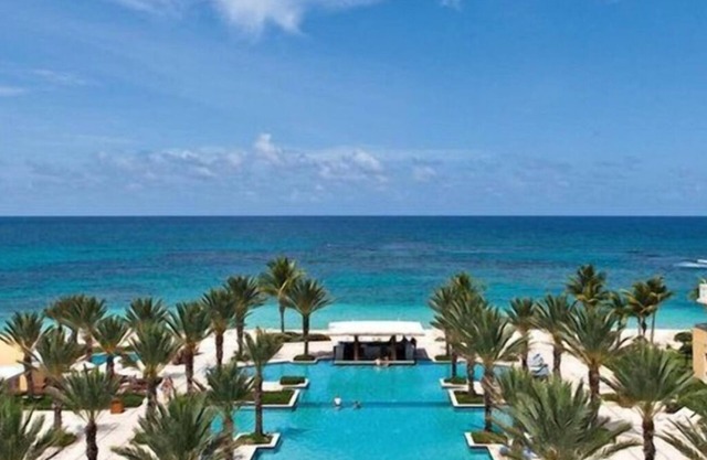 Luxurious Beachfront 3 Bedrooms Presidential Suite with a Spectacular Ocean View