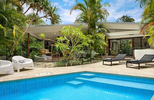 Luxurious Beachside Pavilion on Broken Head Beach