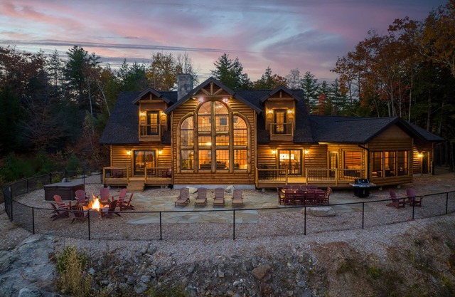 Luxurious Big Bear Log Home at Newfound Lake