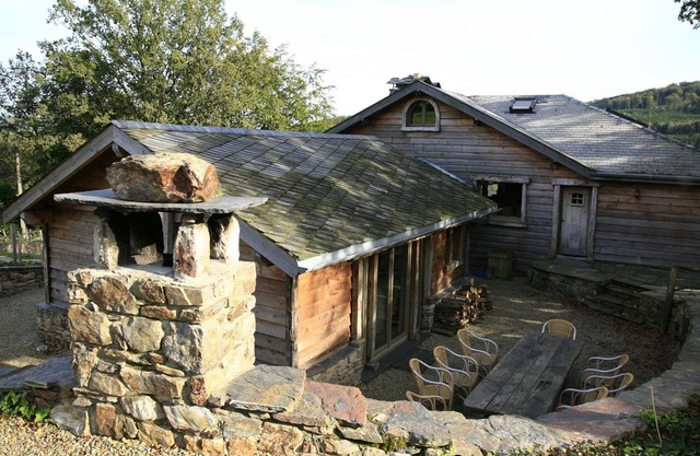 Luxurious Chalet with Jacuzzi and Sauna in Thirimont