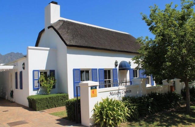 Luxurious Chenin Cottage | 4 persons, 2 bedrooms | Swimming pool | WiFi