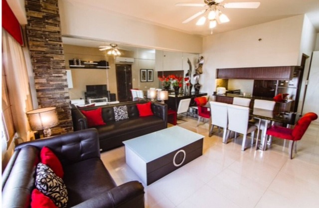 Luxurious condo 2BR/2Baths at the heart of the city.