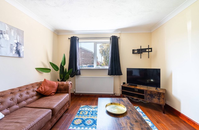 Luxurious & Cosy 3BR Home Near Ipswich City Centre