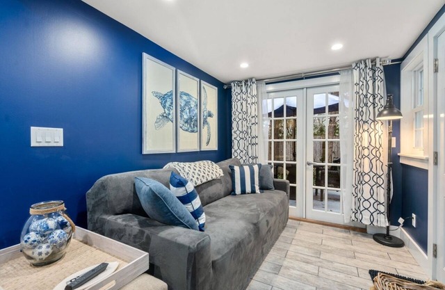 Luxurious Cottage - walk to the beach! Brand new listing!