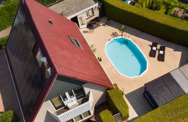 Luxurious country house with whirlpool, sauna and private swimming pool