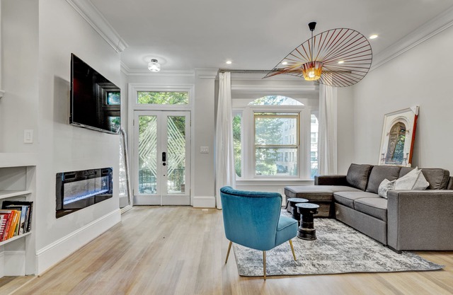 Luxurious DuPont home close to Georgetown and Downtown!