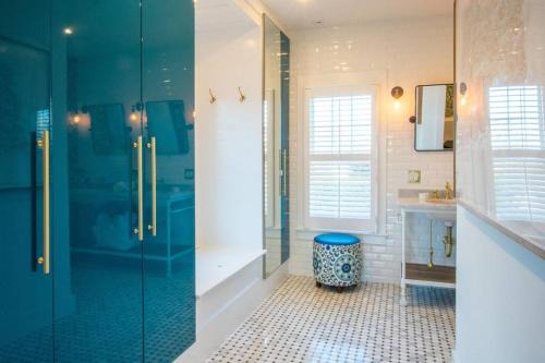 Luxurious Estate Private Heated pool