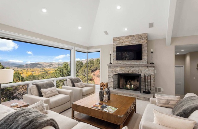 Luxurious Estate with Stunning Views