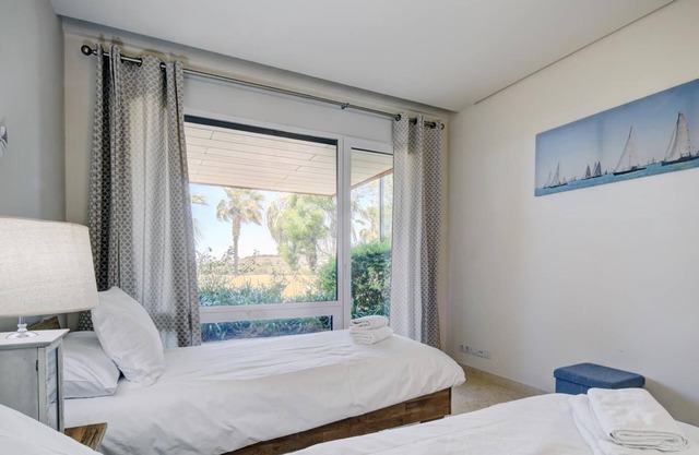 Luxurious first floor apartment in Ribera del Marlin, Sotogrande