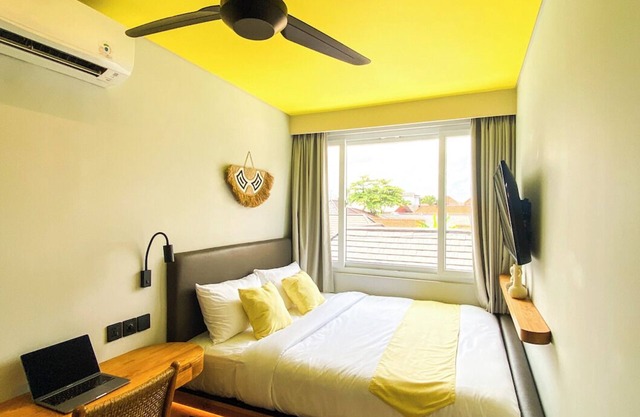 Luxurious, fully-equipped Room