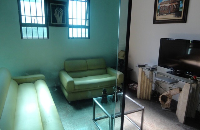 Luxurious furnished house, pool, barbecue, games room, mini field