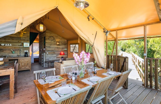 Luxurious glamping tent with balinese influences up to 6p.