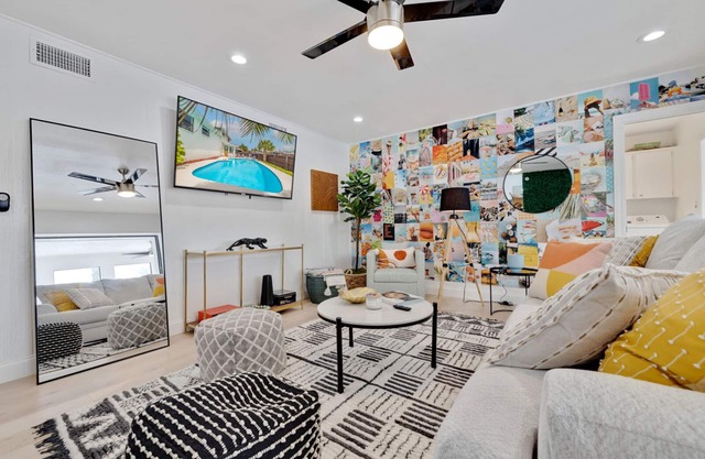 Luxurious Harbor Pool Home minutes from Indian Rocks Beach sleeps 22