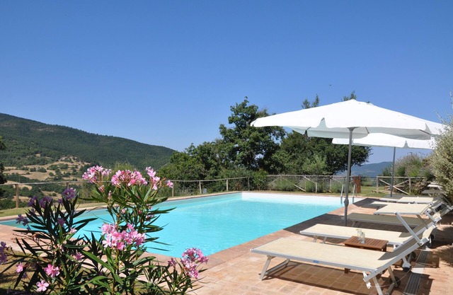 Luxurious holiday villa with private pool in Umbria, Italy
