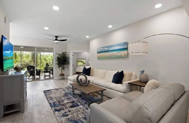 Luxurious home near the beach. High-end Bonita Bay gated community