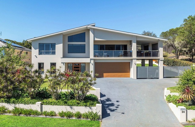 Luxurious Home with Heated Pool & Marina View