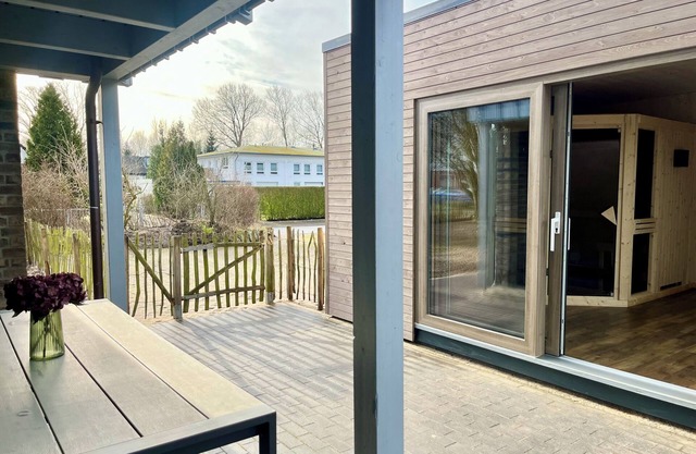 Luxurious house for 6-8 people and dog with sauna, fireplace, garden and play area