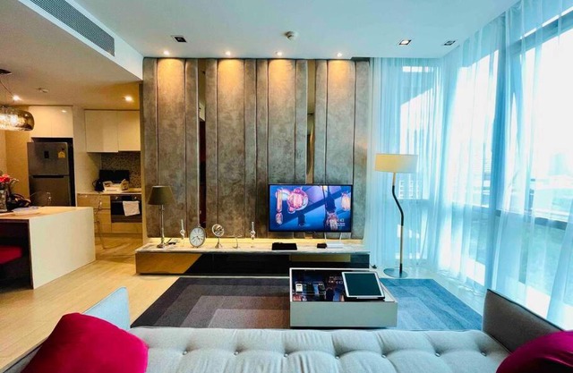 Luxurious in Prime Area Bangkok (PickupService)