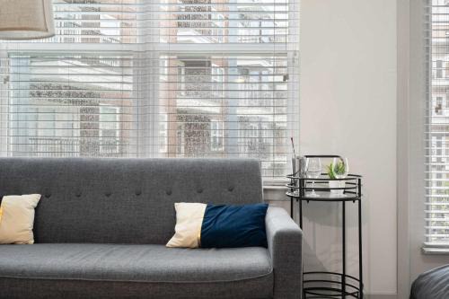 Luxurious King Bed Studio in Midtown!