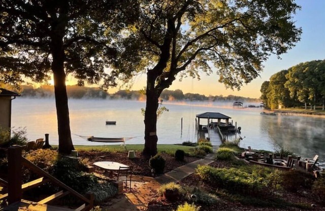 Luxurious Lake Norman Lakehouse w/Boat Dock & Ramp