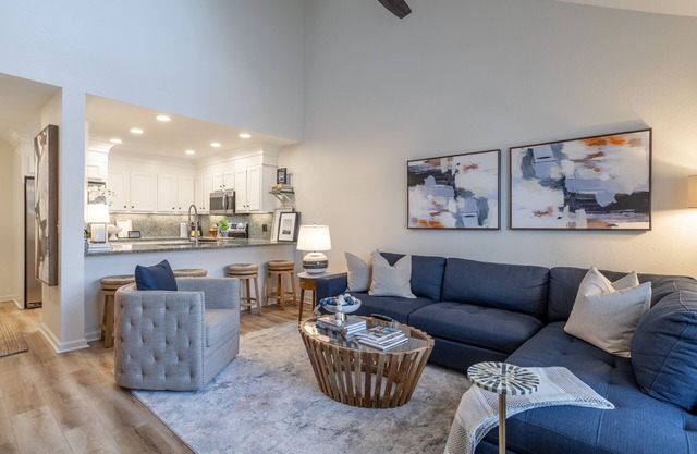 Luxurious Living, Fully Renovated w/Amenities
