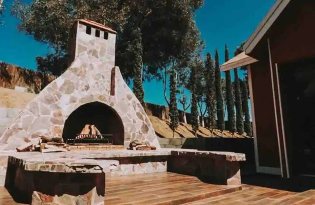 Luxurious lodge/Vineyard/Pool in Baja's wine country